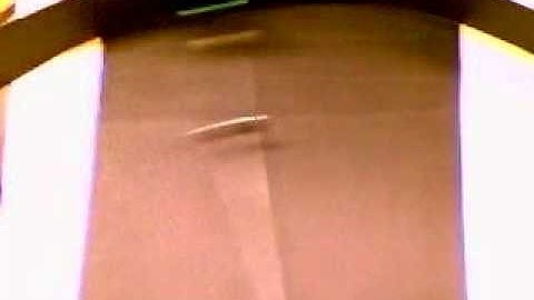 Flexible link robot following a visual reference