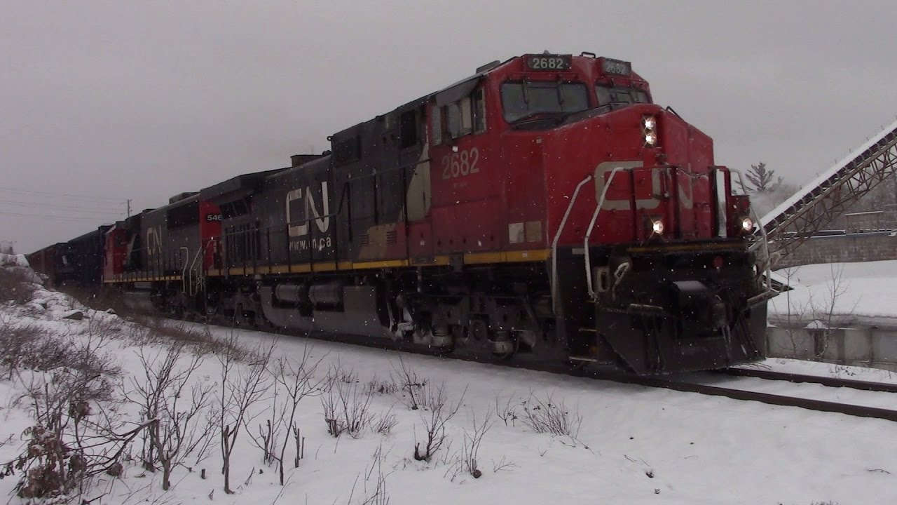CN 451 rolls past OCS limits towards the CN transfer yard then ONR's