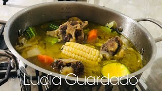 Caldo De Colitas De Res