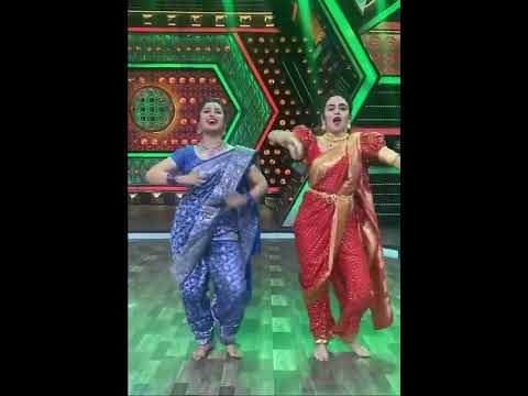 Prajakta Mali & Amruta Khanvilkar Grooves On Chandramukhi's Song | #Shorts