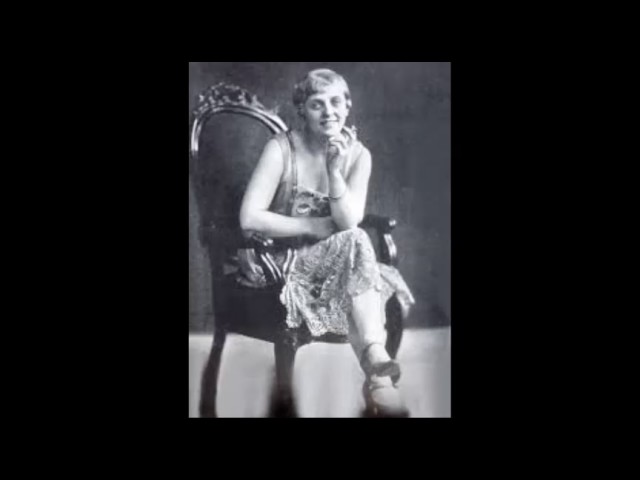 YouTubeでSMIL KØBENHAVNER - Ingeborg Bruhn-Bertelsen med orkester 1927を視聴
