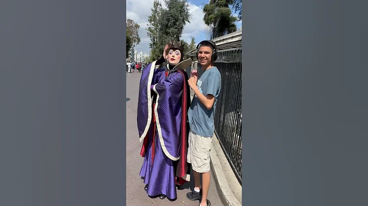 The ‘Not-So’ Evil Queen asking Thomas for a little hug #shorts #disneyland #autism