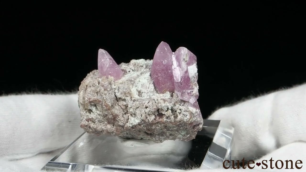コンゴ Mashamba West Mine産 ピンクカルサイトの原石 No.1 - cute stone -