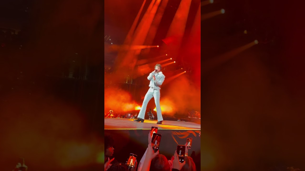 Jack Harlow "Nail Tech" - Live (Louisville)