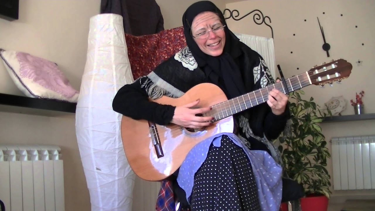 TENGO GANAS DE TI - LA CAMA: Acordes y Letra para Guitarra, Ukulele, Bajo y  Piano ()