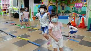 1120814 15運動體能律動和球棒跨跳