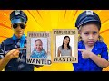 Gatinha das Artes finge brincar de ser policial (New Collection Stories for Kids)