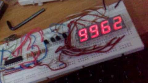 7Segment Display x 4 controlled by pic16f84a