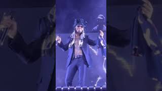 Anderson .Paak turns up the charm with Wngs! 💫 Time to grab your lady and groove!