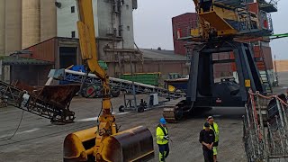 klintehamn Sweden shore Multidocker Caterpillar Excavator discharge fertilizer Cargo