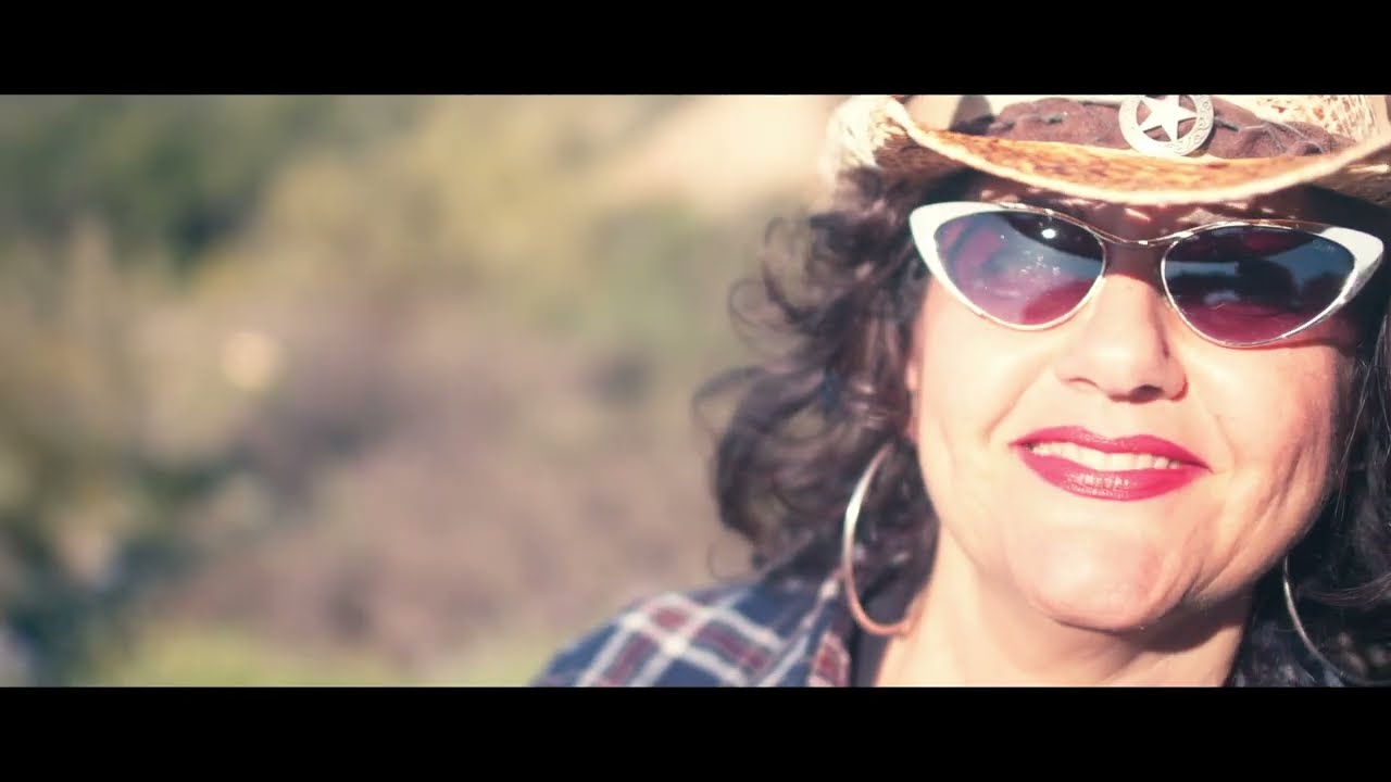 Watch TRIXSI 'Panik' (Offizielles Musikvideo) on YouTube Watch TRIXSI 'Panik' (Offizielles Musikvideo) on YouTube