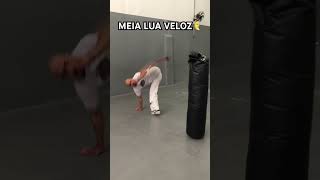 Meia Lua De Compasso Na Capoeira 2025.