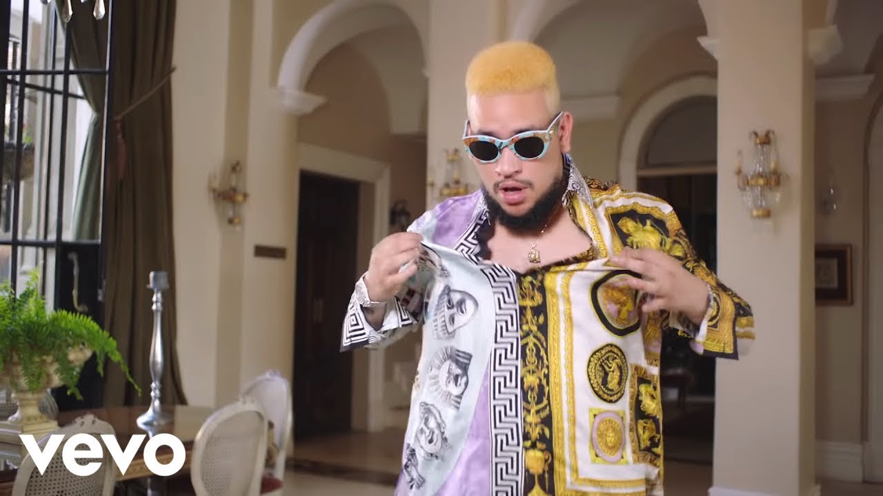 AKA   Fela In Versace ft Kiddominant