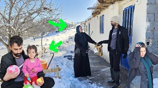 The Miracle of Ali's Courage in the Deadly Snow،Tears of Joy in Parisa's Frozen House for Ali's Help