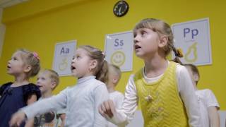 Программа Step by Step English предназначена для детей от 3 лет Программа Step by Step English предназначена для детей от 3 лет