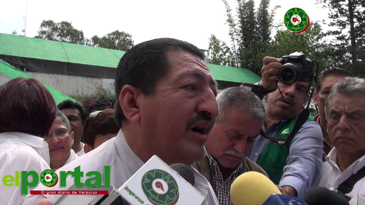 Maestros toman la SEV en Xalapa - YouTube