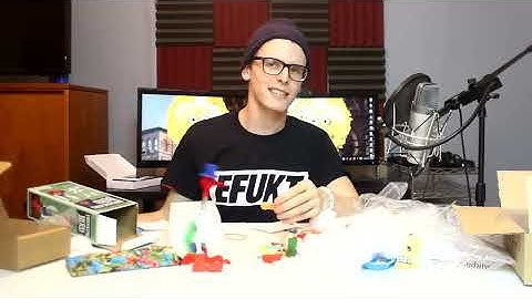 A ROPE IN THE MAIL?!  || Garbage fan mail - Bad Unboxing