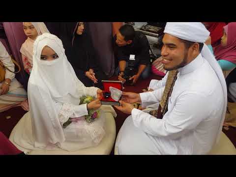 Muhammad Kaddura & Sofea wedding - sarung cincin after akad. Pengantin Perempuan malu.. sweet sgt