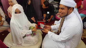 Muhammad Kaddura & Sofea wedding - sarung cincin after akad. Pengantin Perempuan malu.. sweet sgt