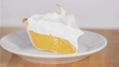 How to Make Classic Lemon Meringue Pie