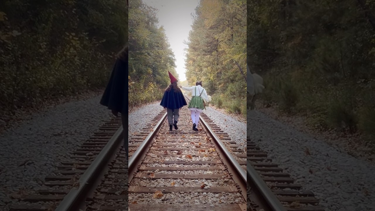 Happy Halloween 🍂🎃 #cosplay #overthegardenwall #overthegardenwallcosplay