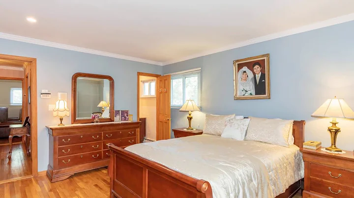 454 Old Country Road - Jeanne Heinz