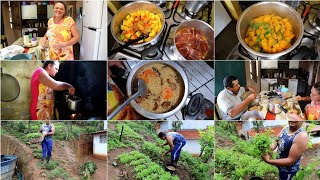 PRIMEIRA VEZ COZINHANDO ABOBRINHA + ARROZ COM LINGUIÇA E LEGUMES NO FOGO  A LENHA+ COLHENDO COENTRO