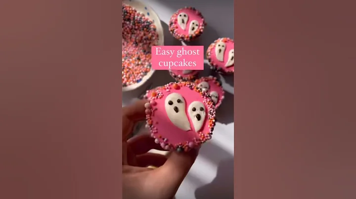 Ghost cupcakes for Halloween 👻 #cake#cute#shorts#video#easy#reels #video #halloween#autumn#birthday
