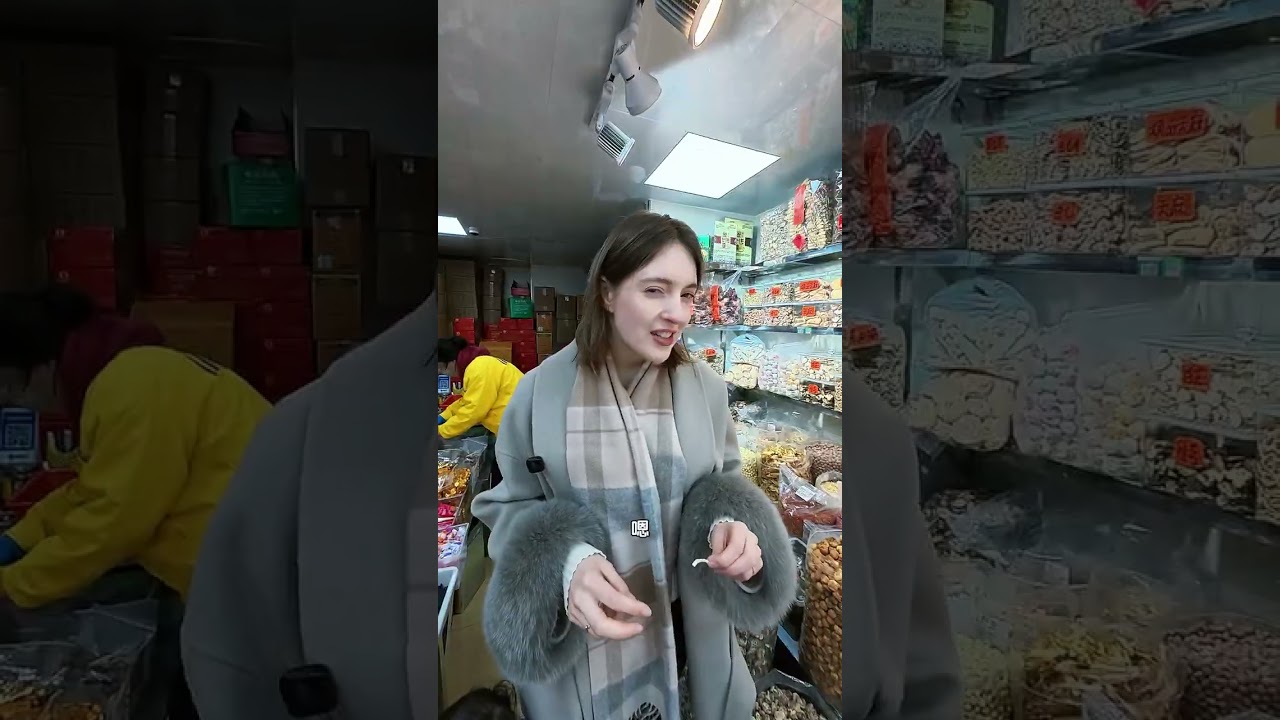 带俄媳妇逛年货市场，试吃都吃撑了 #外国人在中国 #俄羅斯 #记录真实生活