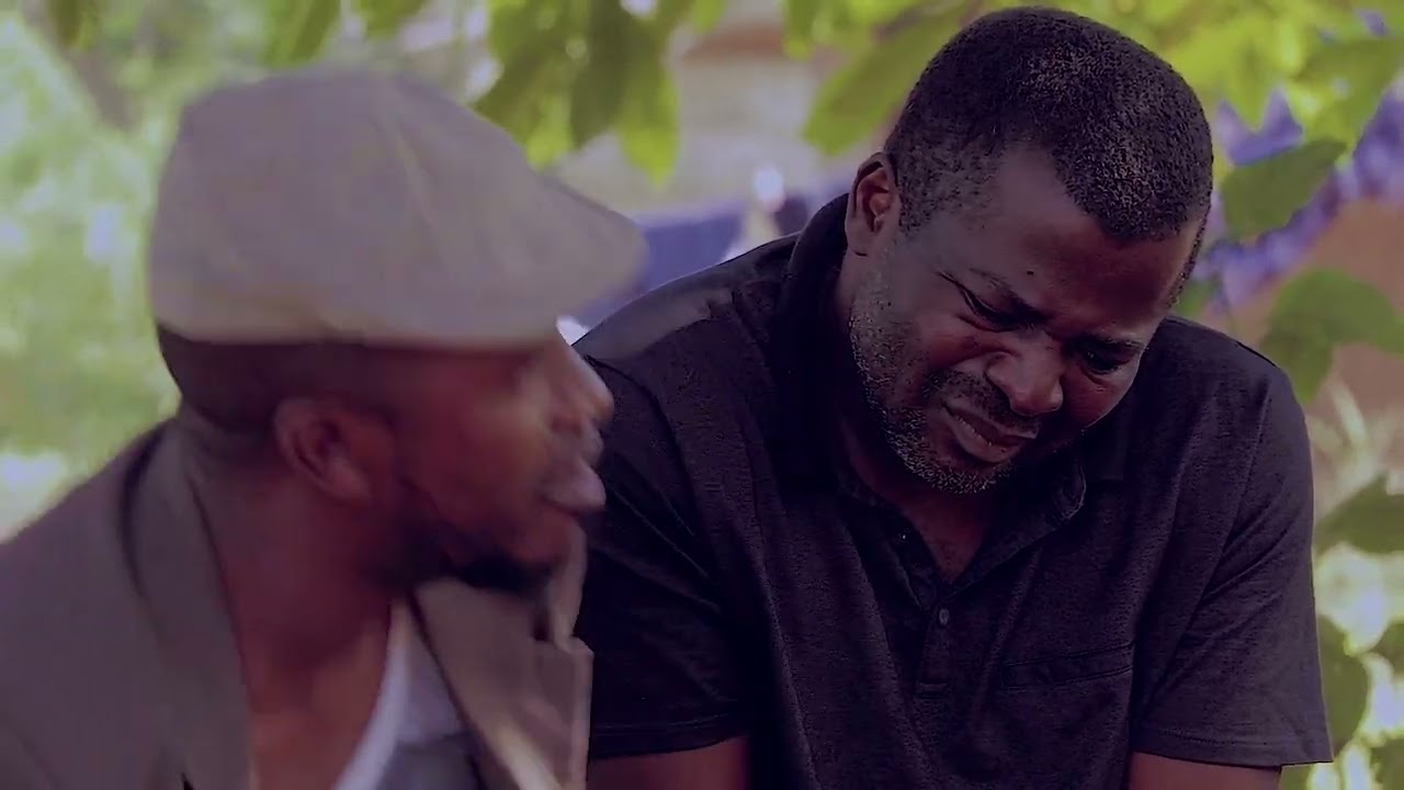 Essola,ton fils de la maternelle a été exclu pour avoir fait comment avec le caleçon de sa camarade?