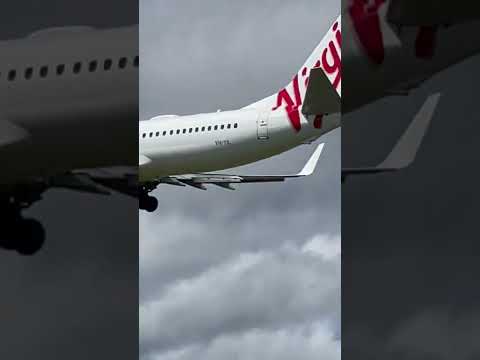 737 Virgin Australia landing at Gold Coast Airport