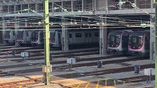 荃灣綫 M-train A187/A218,A191/A182,A227/A214,Q-train A601/A602,A605/A606,A609/A610 停泊在荃灣車廠