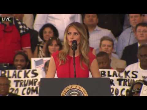 First Lady MELANIA TRUMP Recites The Prayer at President Donald Trump Rally Melbourne