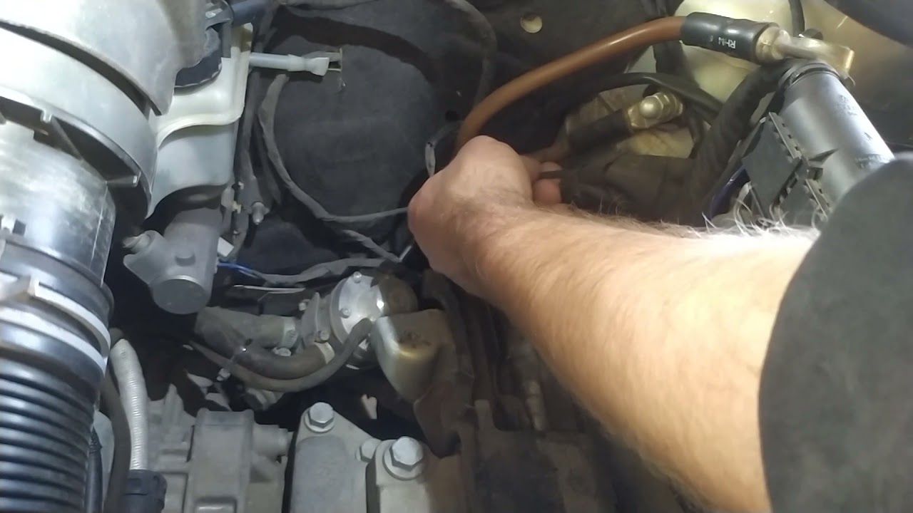 Как протянуть провод для противотуманок в салон машины. - YouTube