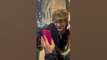 #vinniehacker with fans in paris. I got this off tt