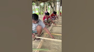 This is the process of splitting bamboo quickly #shorts