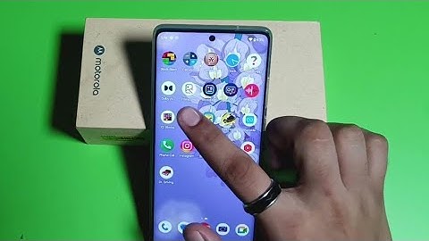 Moto Edge 50 Fusion: Google assistant on home screen || How to disable Google assistant on Motorola