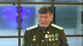 Написал о том, как молиться казаку и как охотиться, как воевать и хлеб растить