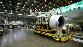 New: Assembly of a SunExpress-Boeing