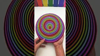Deze regenboogzandkunst lijkt op een eindeloze tunnel 🌈 #bevredigend Deze regenboogzandkunst lijkt op een eindeloze tunnel 🌈 #bevredigend
