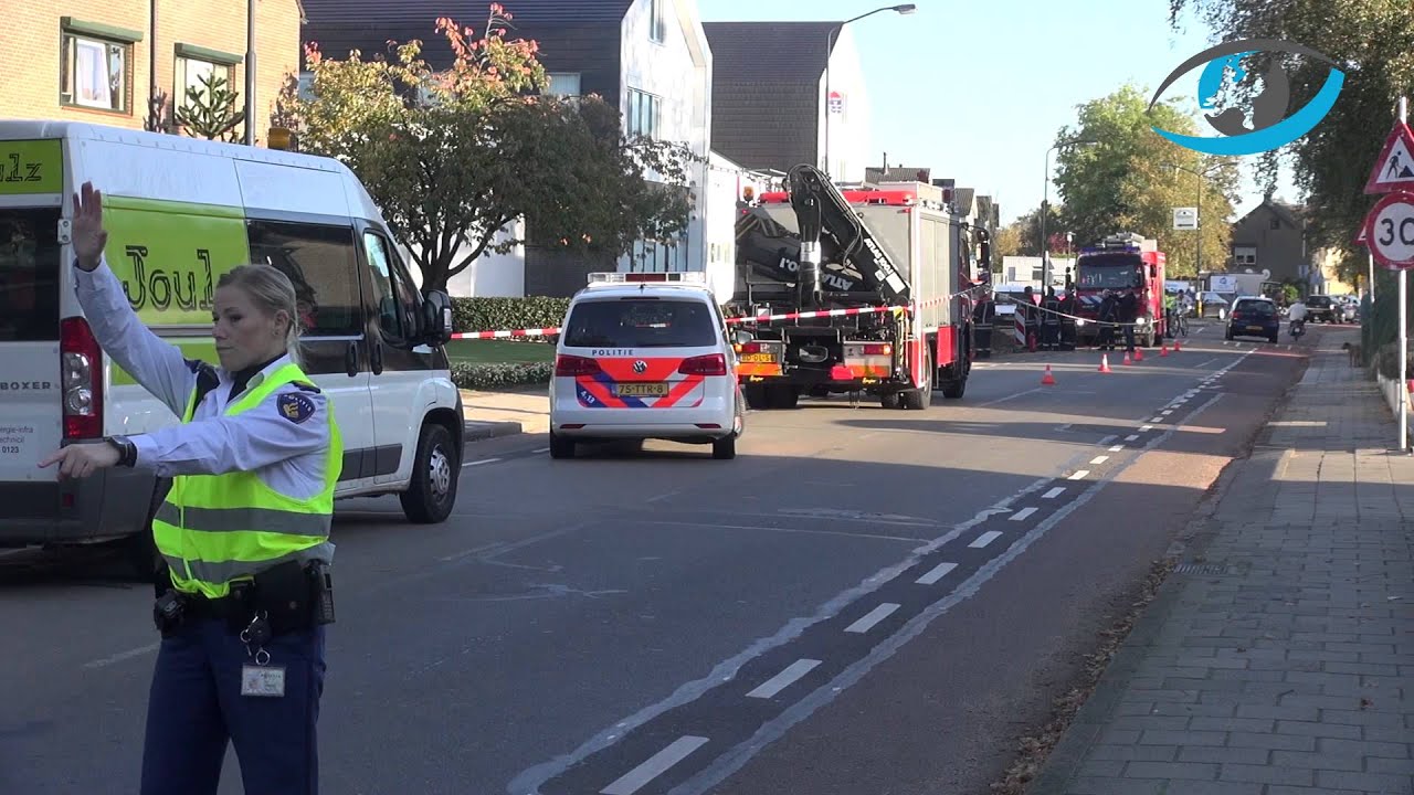 Vrachtwagen rijdt over afsluiter van gasleiding Hoogland