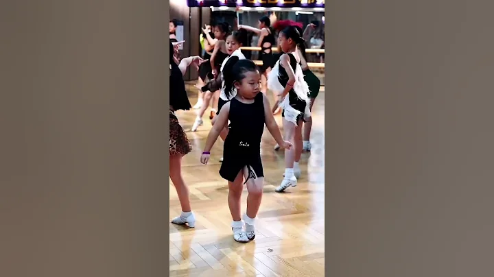 奶娃的拉丁舞。Cute babies' Latin dance. - 天天要聞
