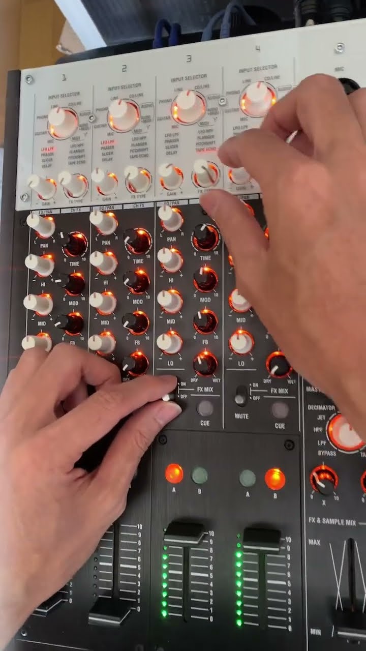 17 KORG ZERO4 DJ ミキサー（KORGのデジタルミキサーZERO8などが
