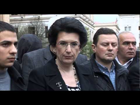 ნინო ბურჯანაძემ პარლამენტის მიმდებარე ტერიტორიაზე აქციის მონაწილე პოლიტპატიმრები მოინახულა