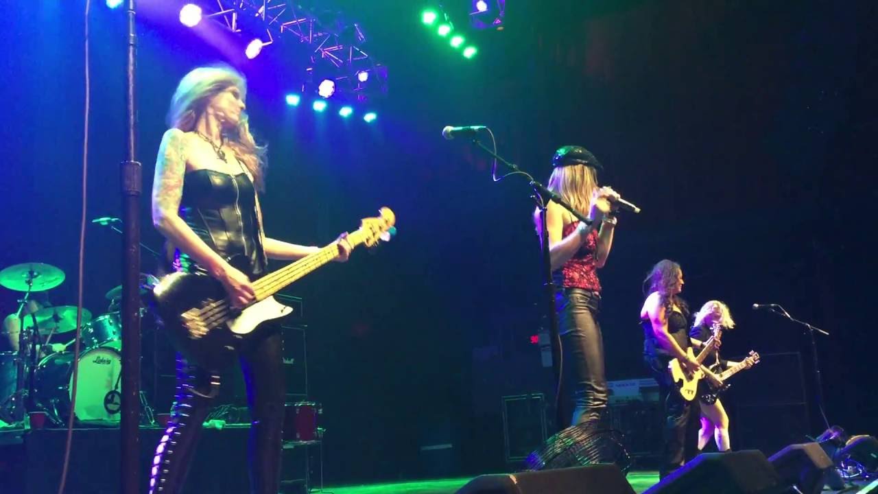 Shoot to Thrill, female AC/DC, LIVE at Fillmore Silver Spring - YouTube