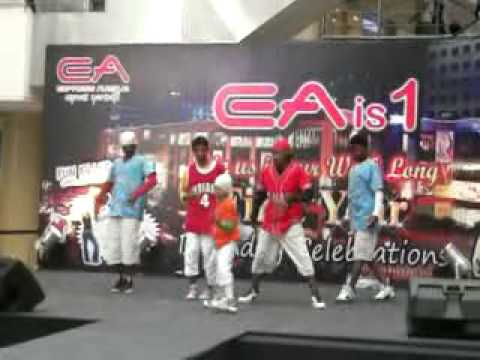 Pulse Dance Crew at Express Avenue