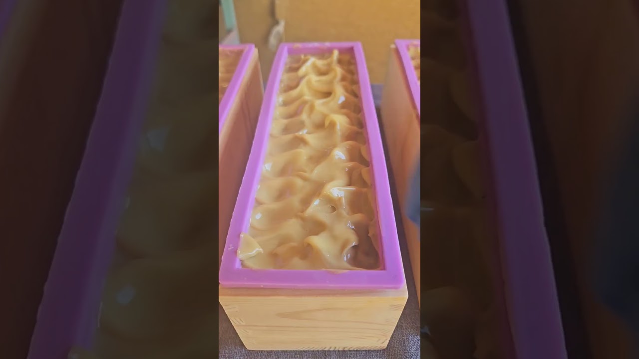 Texturing Soap | Natural Soap Making | Everything is going to be ok 👍