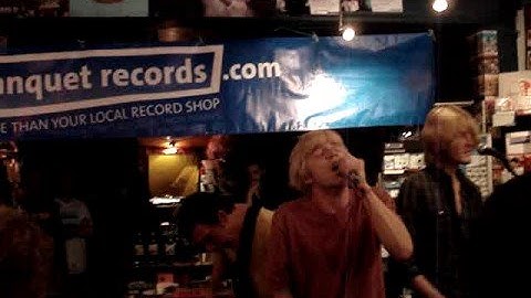 Tiny Little Robots - Cage The Eelephant