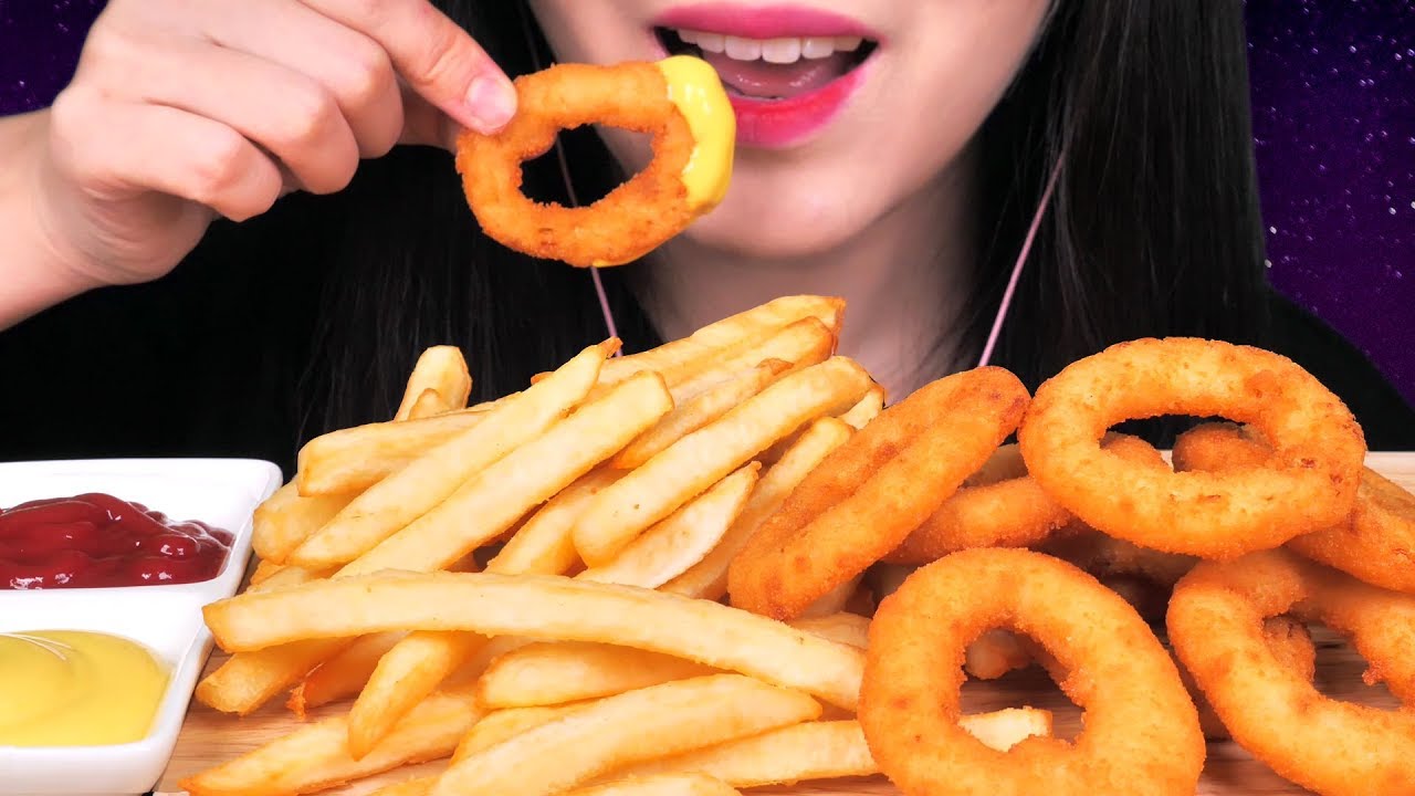 ASMR EATING French fries+Onion rings 咀嚼音ポテトフライ+オニオンリング 감자튀김+어니언링 먹방 social eating show