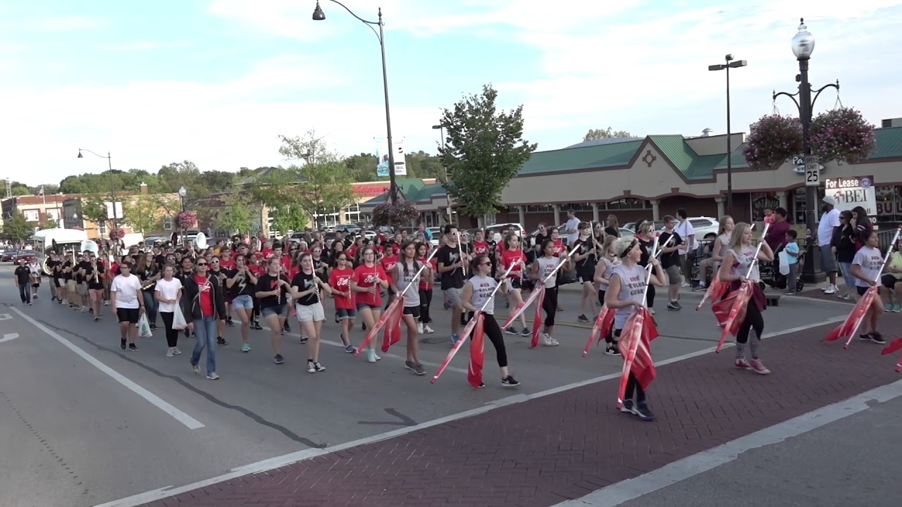 Batavia Marching Band 2017: Homecoming Parade - YouTube